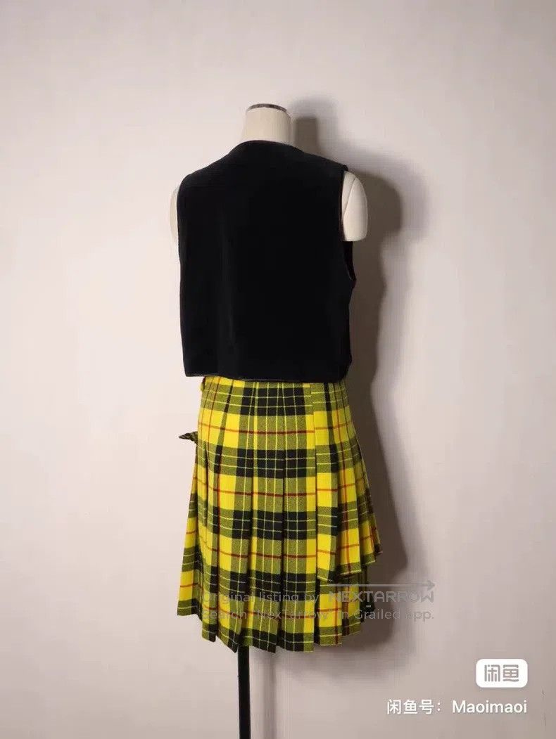Comme des Garcons Comme Des Garcons size M Yellow pleated skirt with classic Size 23" - 2 Thumbnail