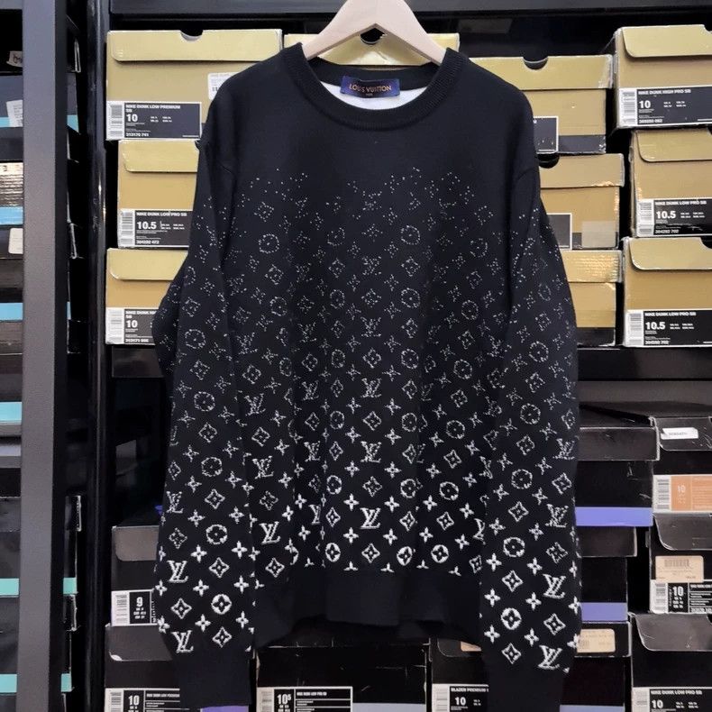 Louis Vuitton Louis Vuitton Classic Printed Ombré Crew Neck Casual Long-S Size US M / EU 48-50 / 2 - 1 Thumbnail