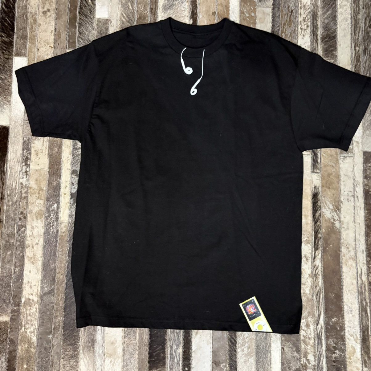 Bear1Boss Bubbles Concert Merch Artist Shirt Ipod Headphones