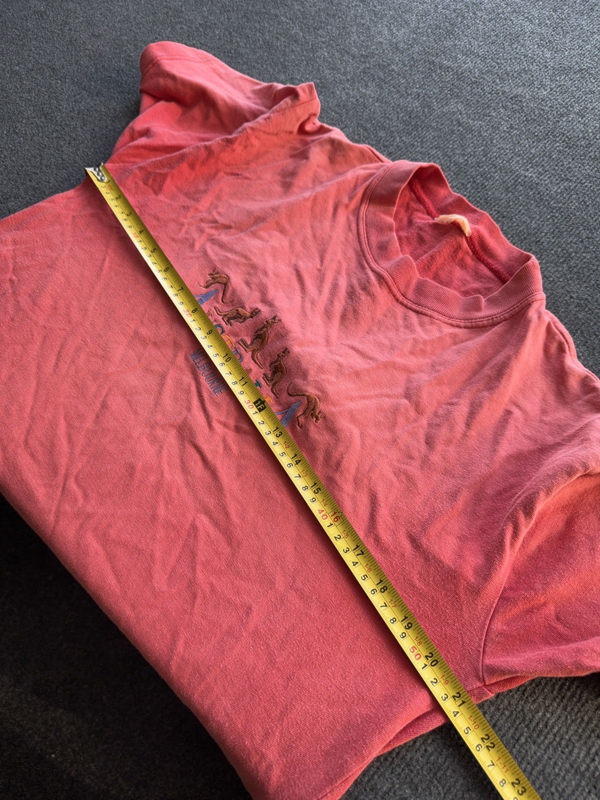 Vintage Vintage 90s Australia Melbourne Kangaroo Faded Retro Tee Size US M / EU 48-50 / 2 - 17 Thumbnail