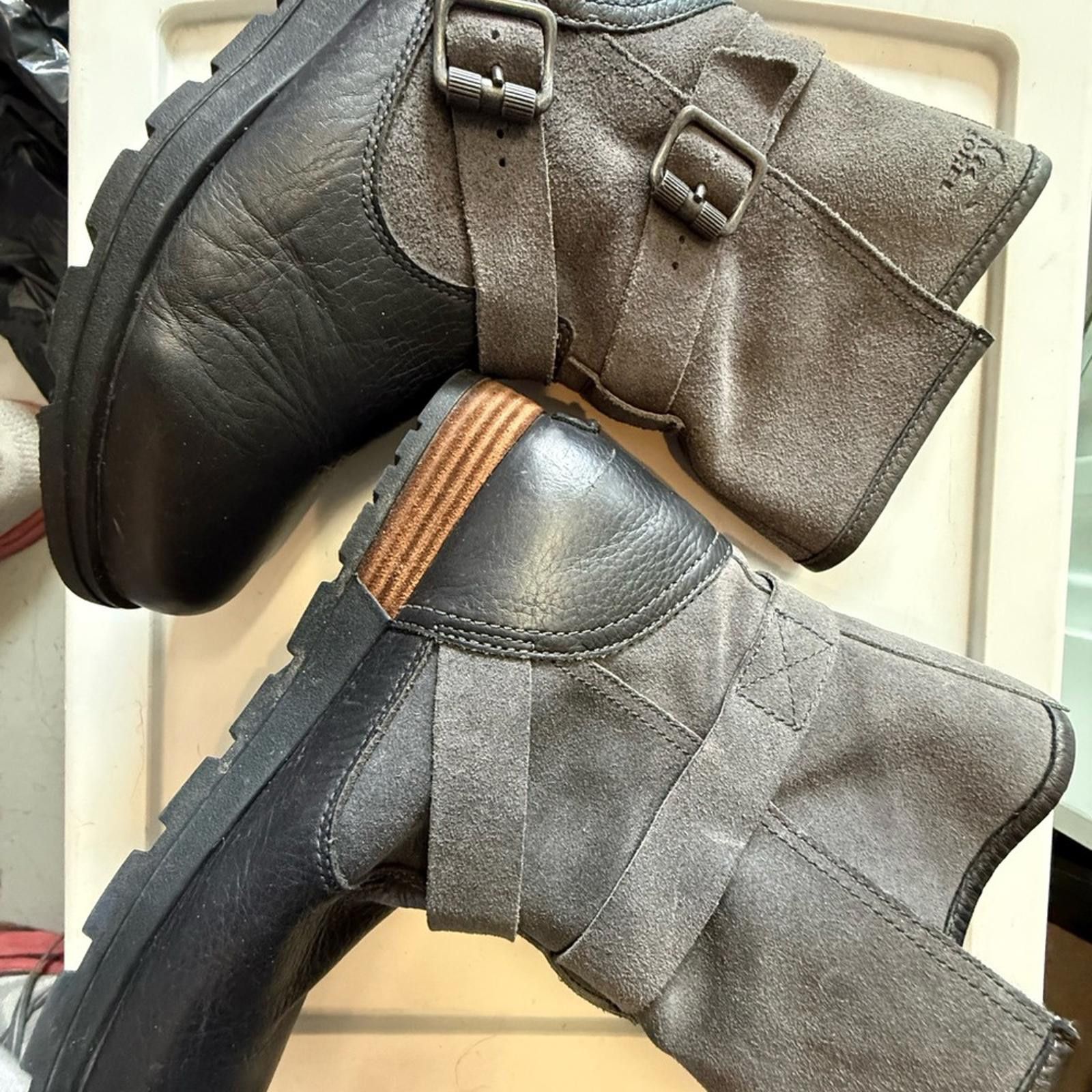 Other Men's Classic Black Leather Boots Size US 10 / EU 43 - 2 Thumbnail