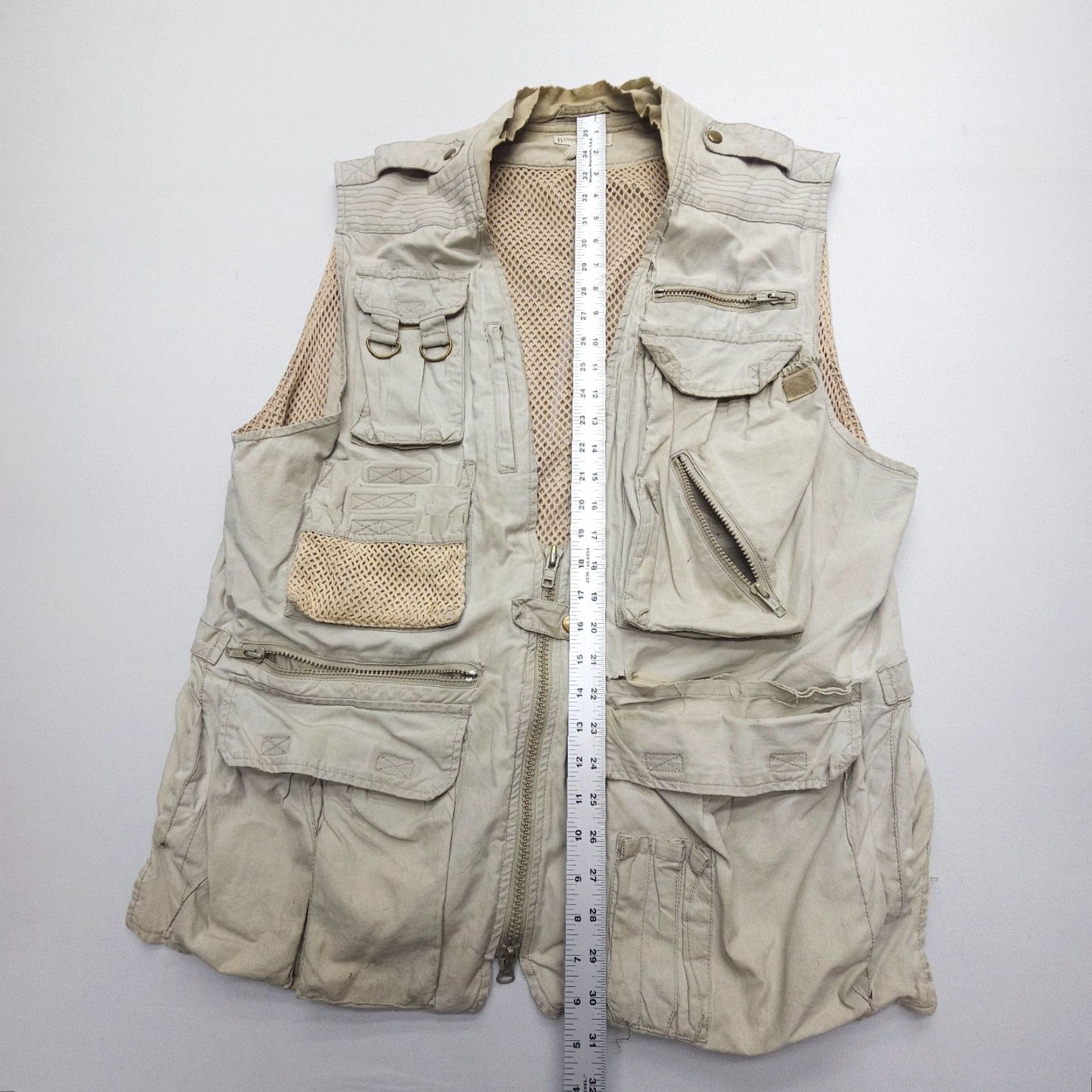 Banana Republic VINTAGE Banana Republic Vest Mens Large Safari Fishing Hunting Photography Thrashed Size US L / EU 52-54 / 3 - 7 Thumbnail