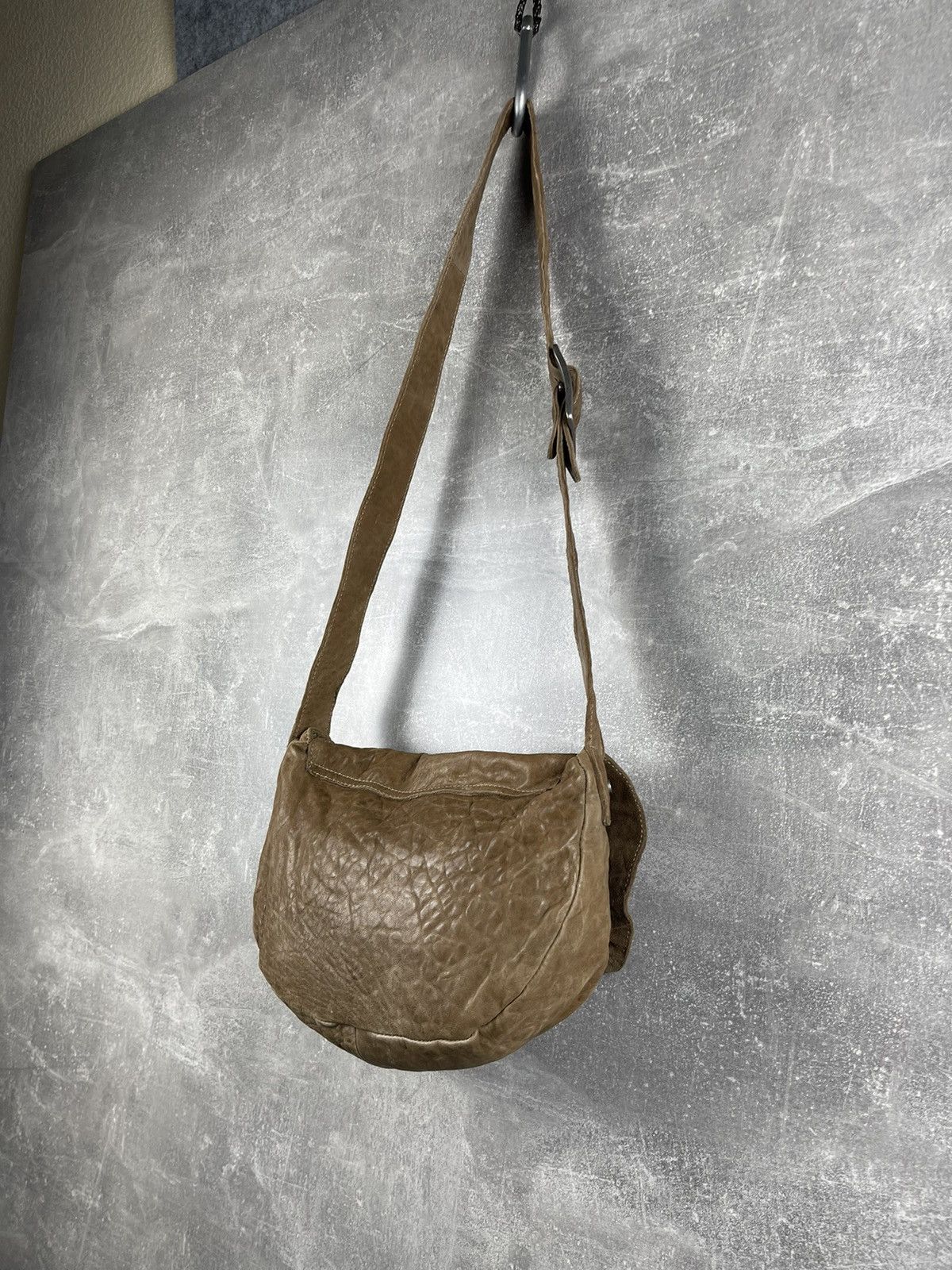 Vintage Vintage Avant Garde Brown Artisian Leather Flap Shoulder Bag Size ONE SIZE - 6 Thumbnail