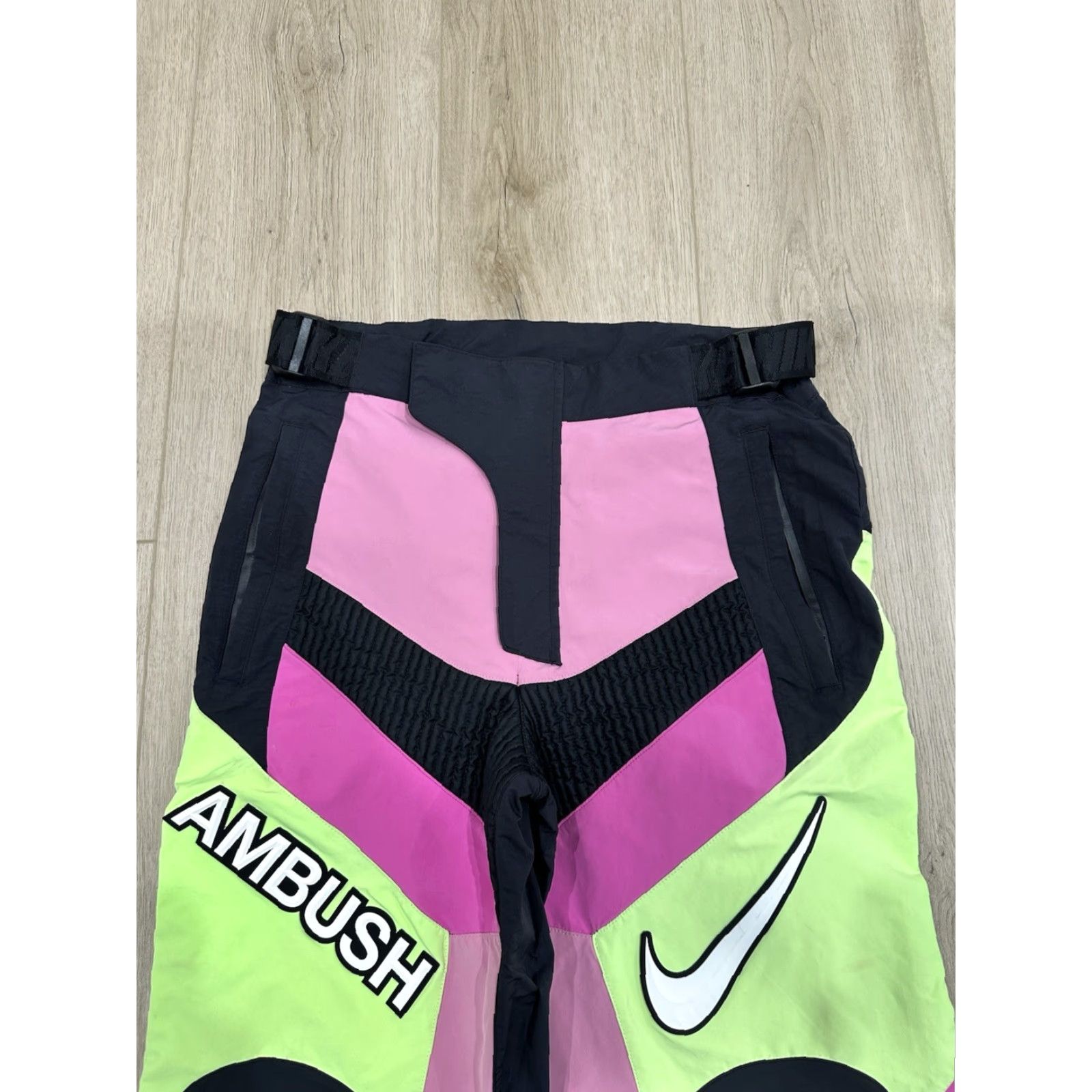 Nike Nike Wmns x Ambush Motorcycle Pants Active Fuchsia/Magic Flamingo XS Women Trousers Size 26" / US 2 / IT 38 - 4 Thumbnail