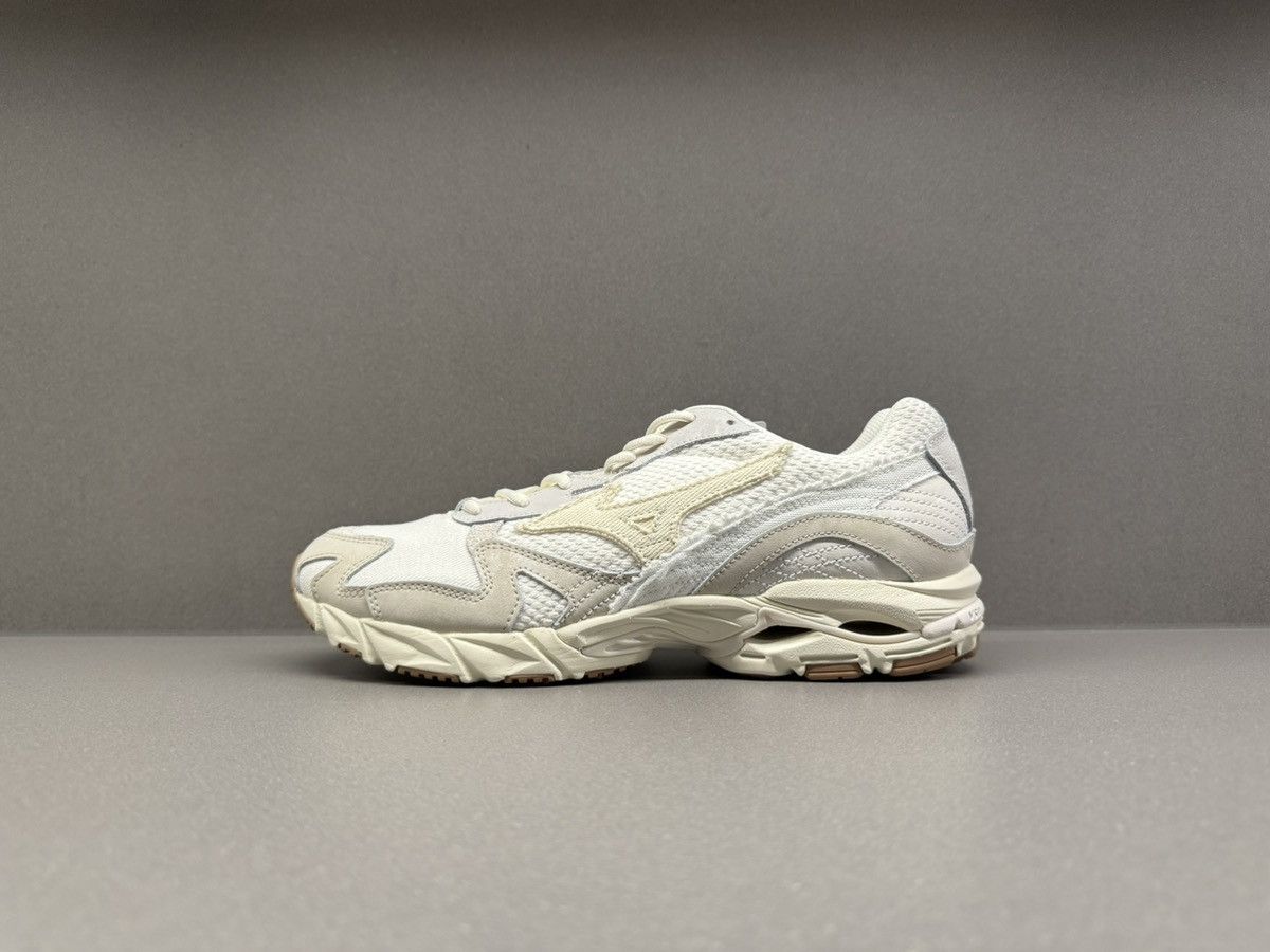 Mizuno Mizuno Wave Rider 10 Premium Sashico Pack Off White Size US 8.5 / EU 41-42 - 5 Thumbnail