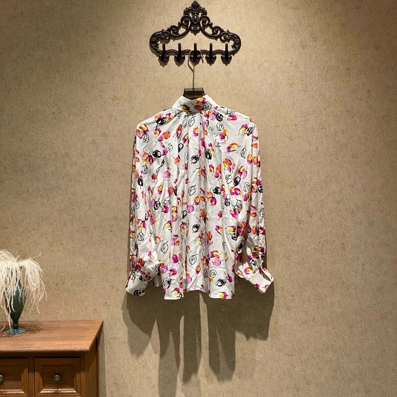 Louis Vuitton Louis Vuitton Tulip flower printed mulberry silk shirt Size XXS / US 00 / IT 34 - 2 Thumbnail