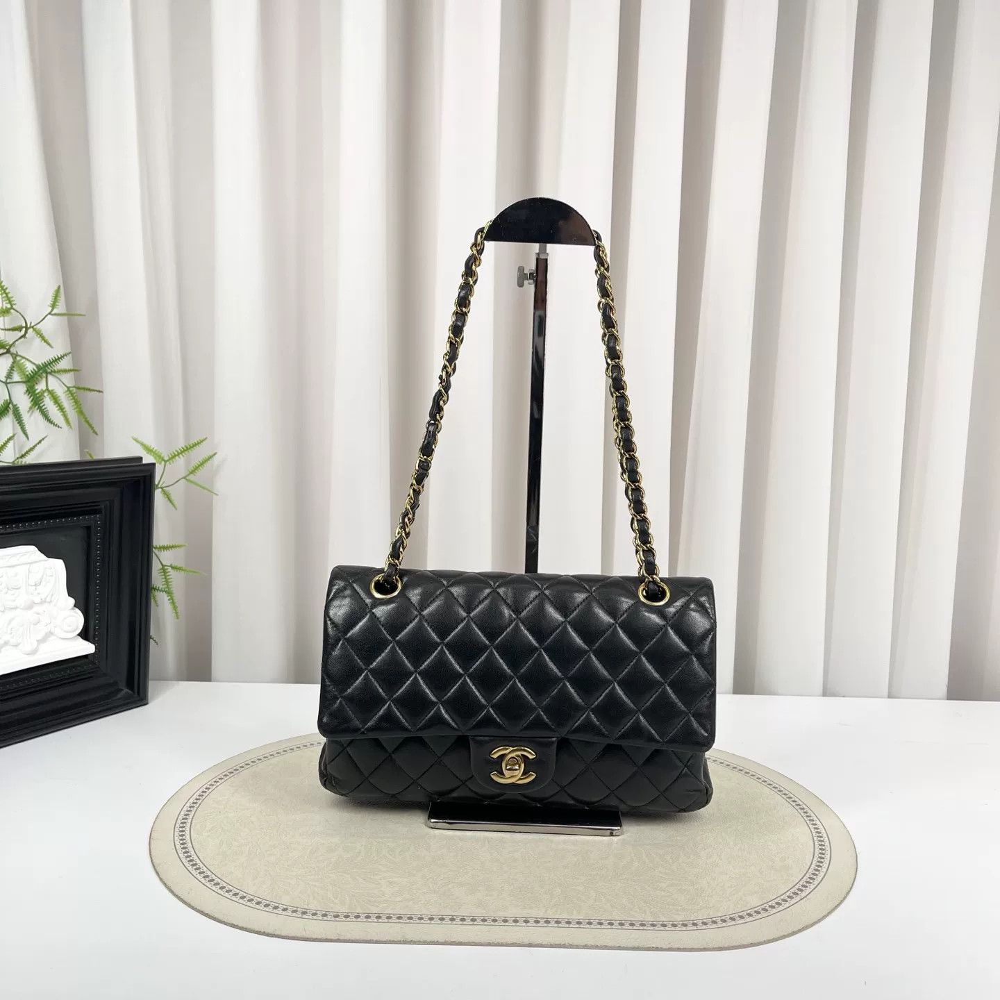 Chanel Pre-loved Bag Very good condition Size ONE SIZE - 1 Thumbnail