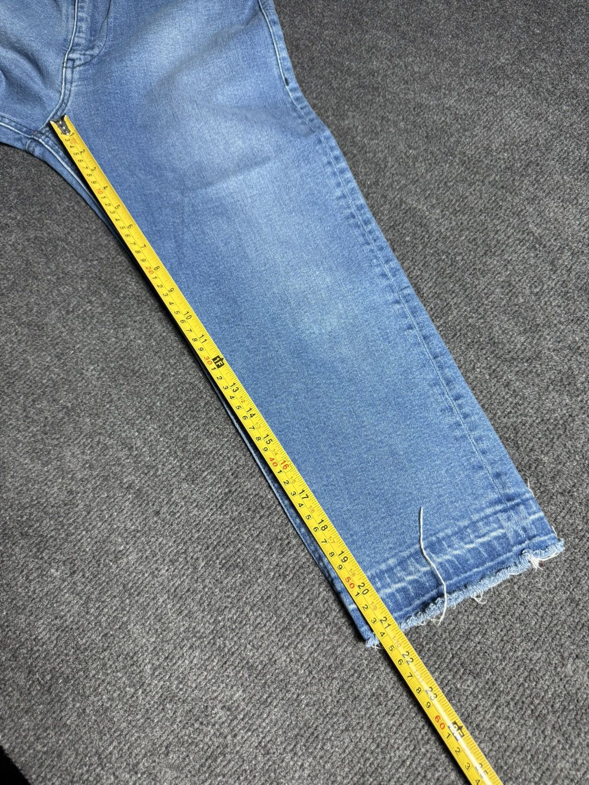 Diesel Luxury Diesel 00s Cropped Jeans Light Wash Distressed Denim Size 26" / US 2 / IT 38 - 19 Thumbnail