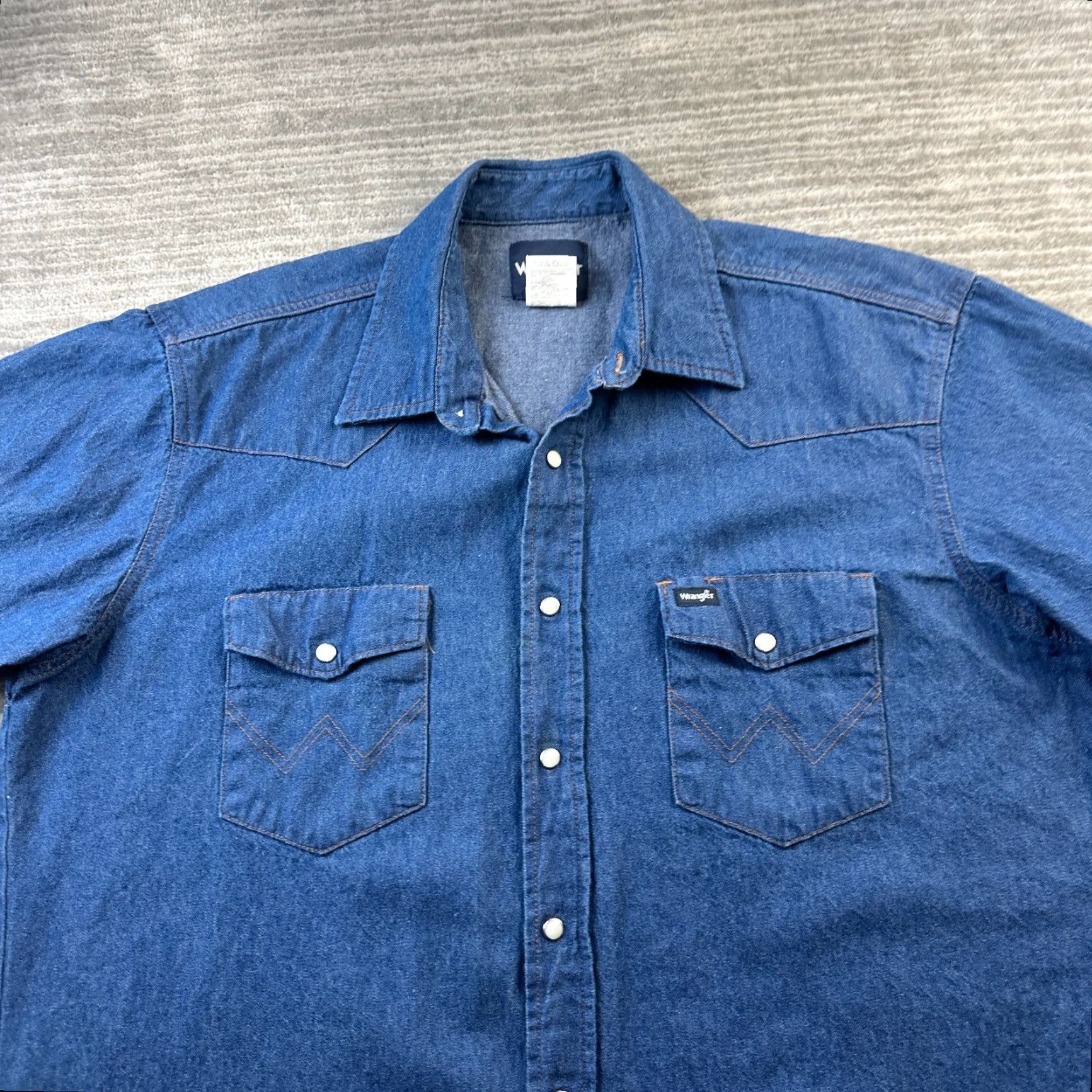 Wrangler Wrangler Shirt Mens XL Blue Denim Western Cowboy Button-Up Short Sleeve Jeans Pearl Snap Casual Workwear Size US XL / EU 56 / 4 - 3 Thumbnail