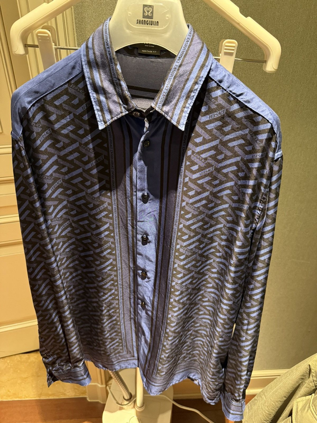 Versace Greca Monogram & Medusa Smile Print Silk Shirt size39 Size US M / EU 48-50 / 2 - 3 Thumbnail