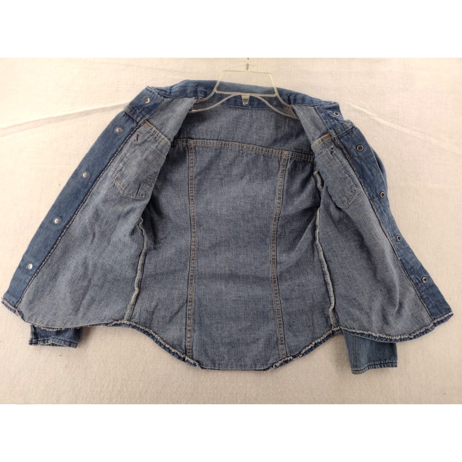Denime VINTAGE Maverick Shirt Women M 70s Denim Western Button-Up Long Sleeve Blue - Casual Western Theme Mens/Womens (Women) Size M / US 6-8 / IT 42-44 - 4 Thumbnail