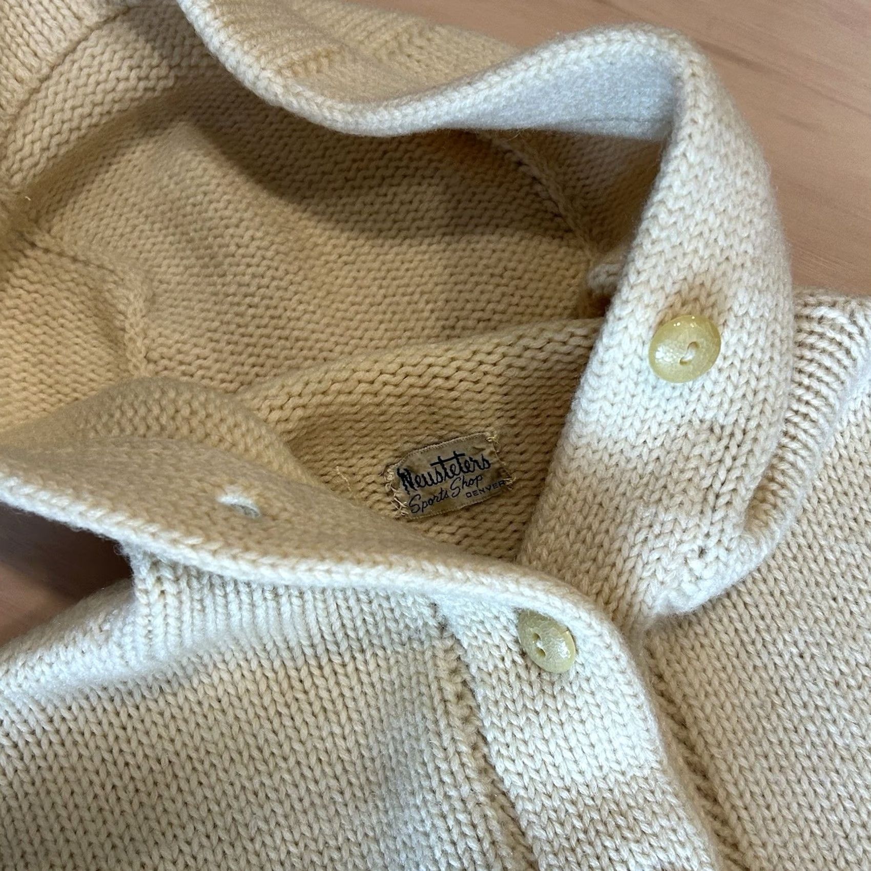 Vintage VINTAGE Neusteters Sports Shop Hooded Cardigan Sweatshirt Wool Ivory Women S Size S / US 4 / IT 40 - 3 Thumbnail