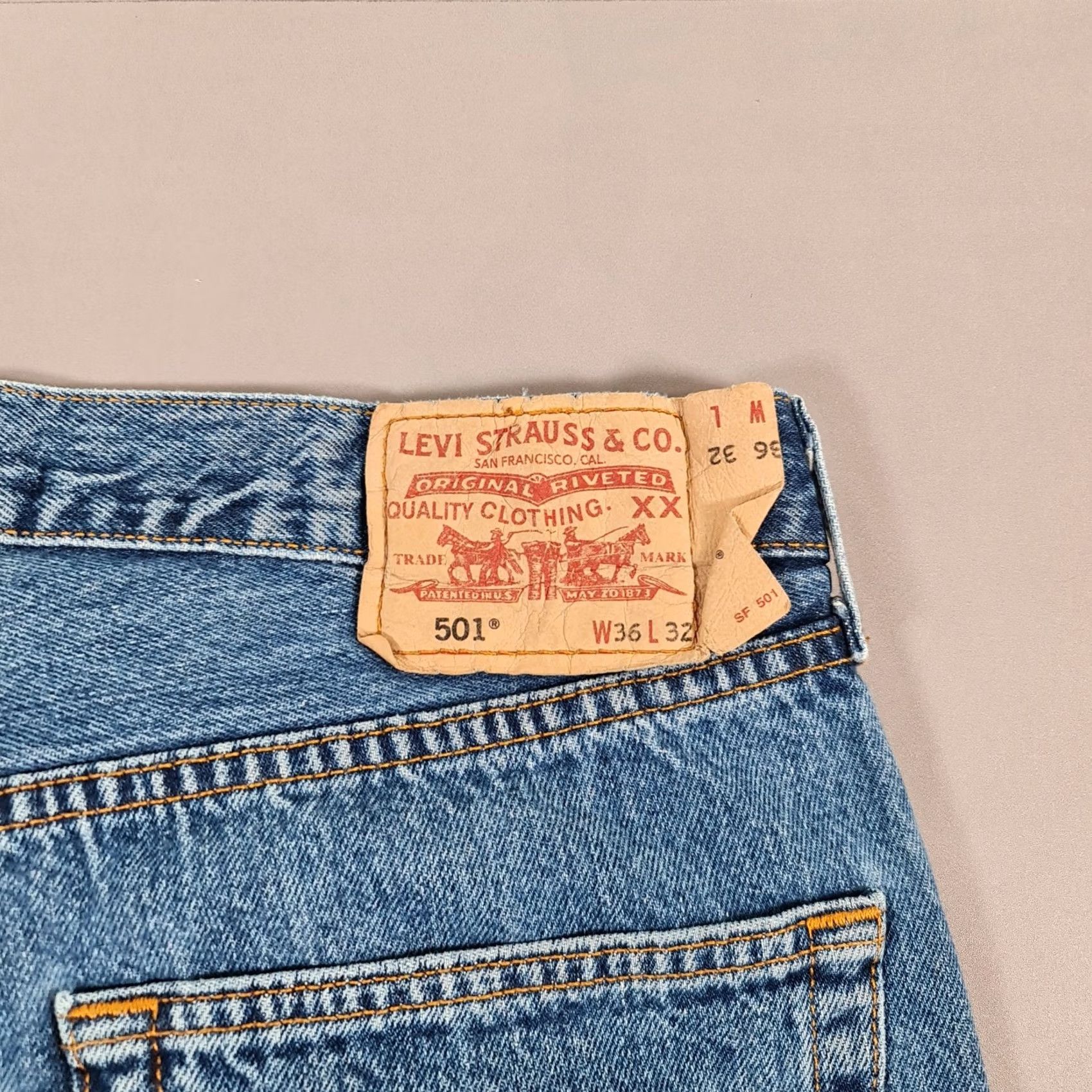 Levi's Levi's 501 Jeans Mens Blue W36 L32 Regular Fit Straight Leg Denim Button Fly Vintage No Size US 36 / EU 52 - 7 Thumbnail