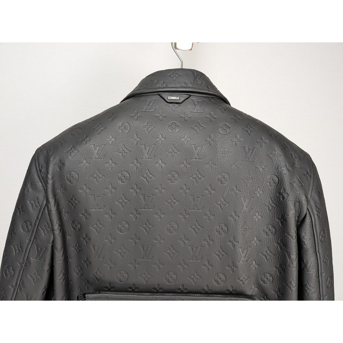 Louis Vuitton o1rshd1 Monogram Embossed Utility Black Leather Jacket Black Size US M / EU 48-50 / 2 - 13 Thumbnail