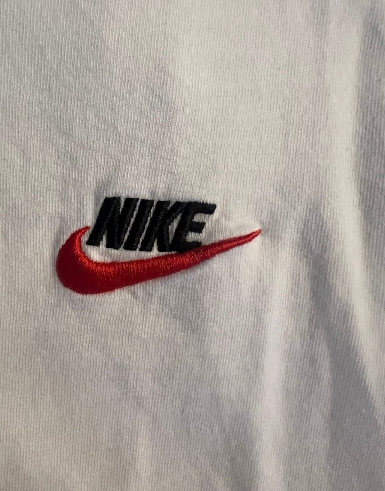 Nike Men's The NIKE Tee Crew Neck T-Shirt White Embroidered XXL Size US XXL / EU 58 / 5 - 2 Thumbnail