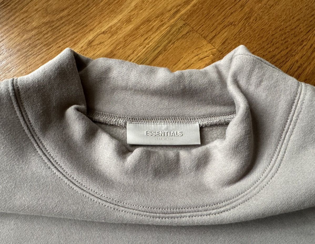 Essentials Large Mockneck Desert Taupe Sweatshirt Crewneck Wood Cement Size US L / EU 52-54 / 3 - 9 Thumbnail