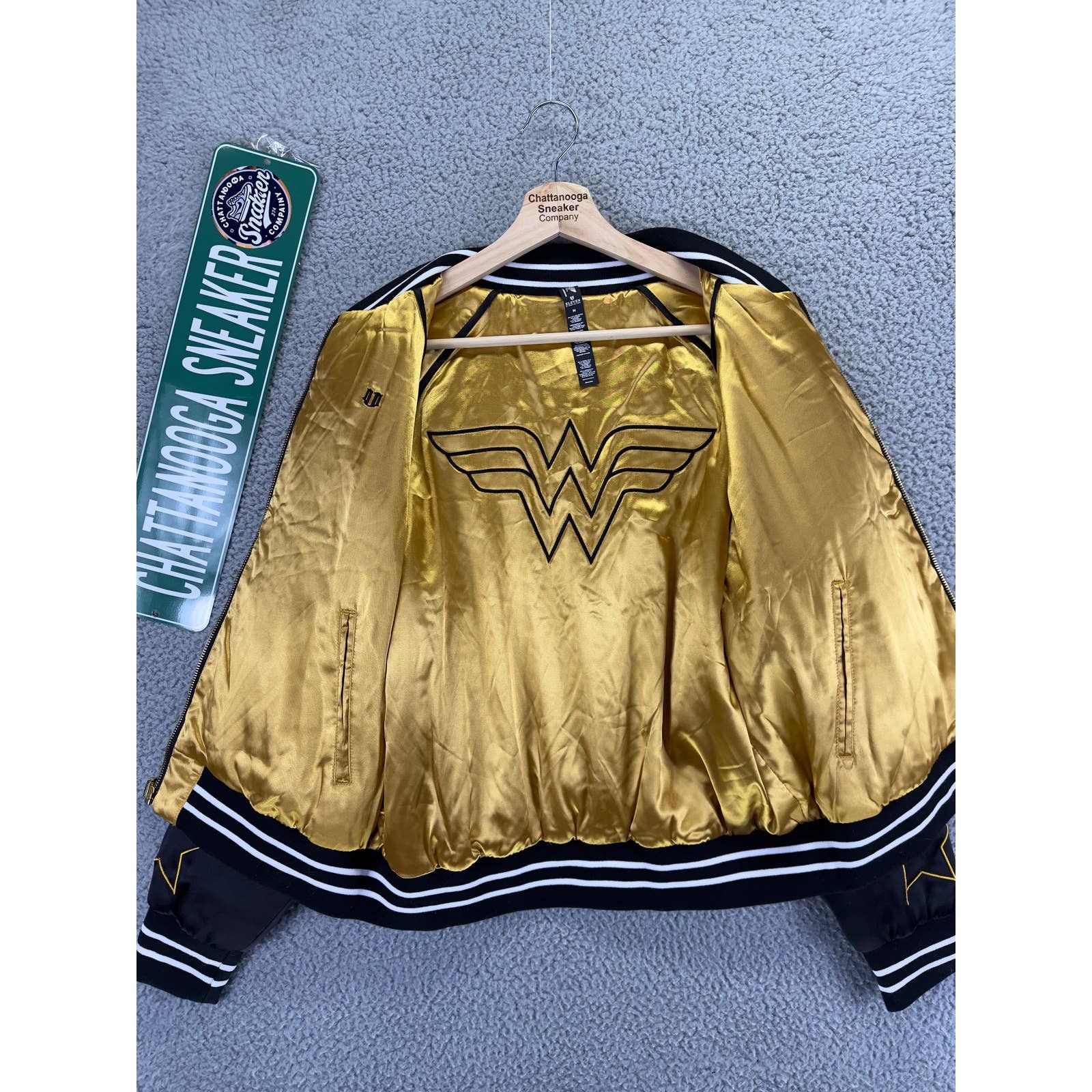 Marvel Wonder Womens Medium Reversible Bomber Jacket Gold M