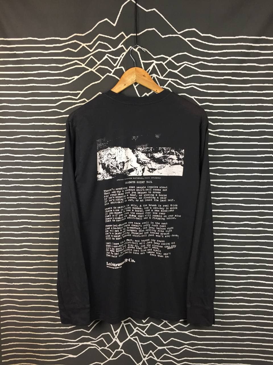 Levi's Levi Strauss & Co. Cowboys Shirt Tail Longsleeve Graphic Tee Size US M / EU 48-50 / 2 - 2 Thumbnail
