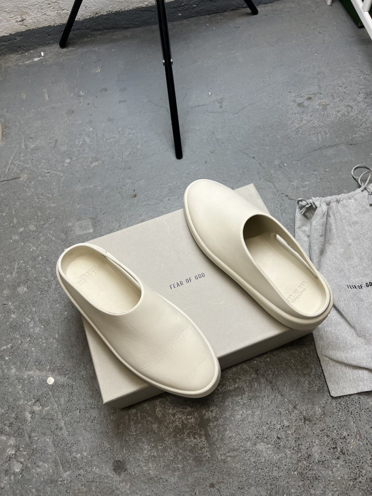 Fear of God Fear of God the California Greige Size US 10 / EU 43 - 4 Thumbnail