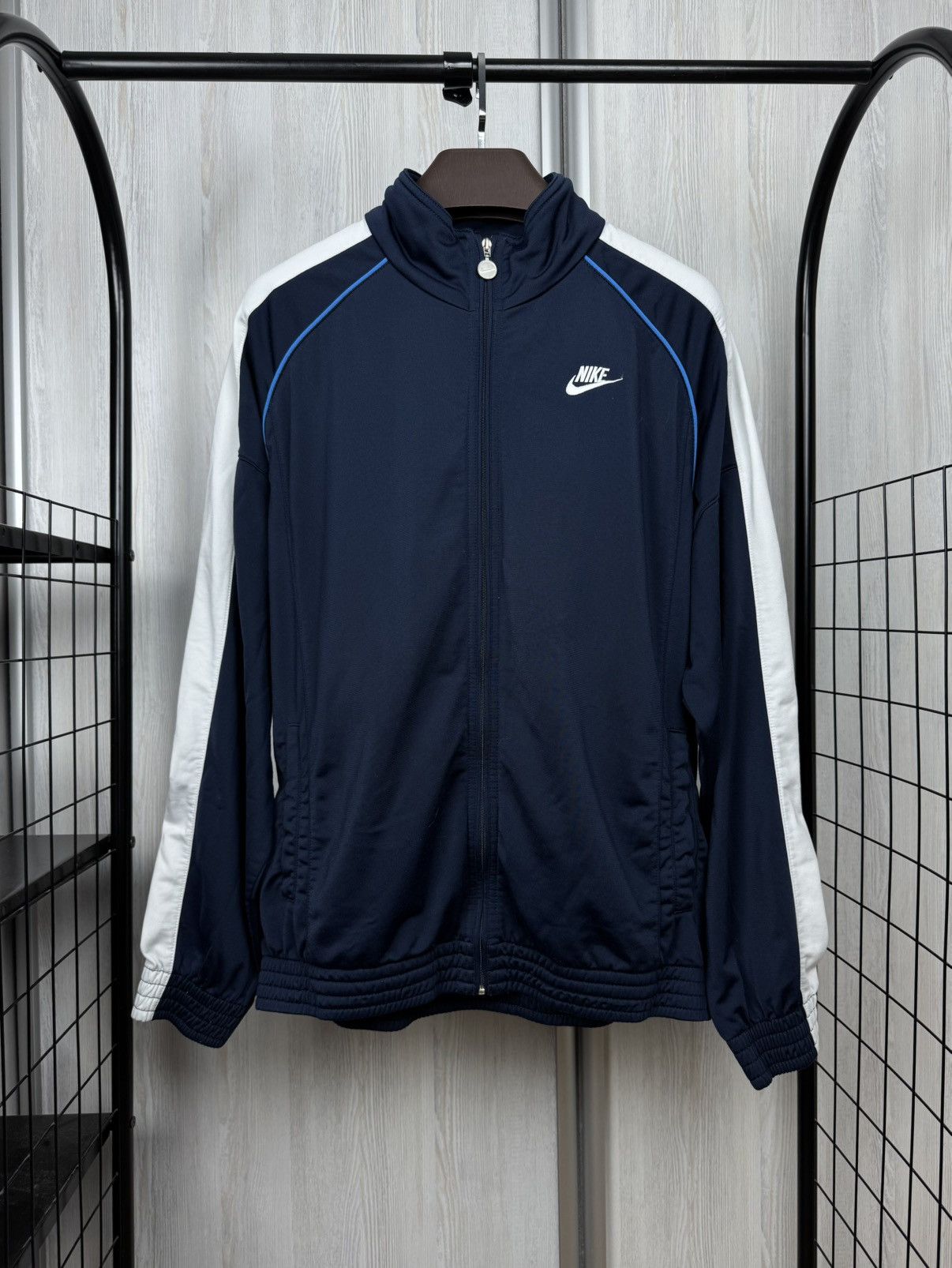 Nike Nike vintage y2k big logo navy blue track top jacket Size US L / EU 52-54 / 3 - 2 Thumbnail