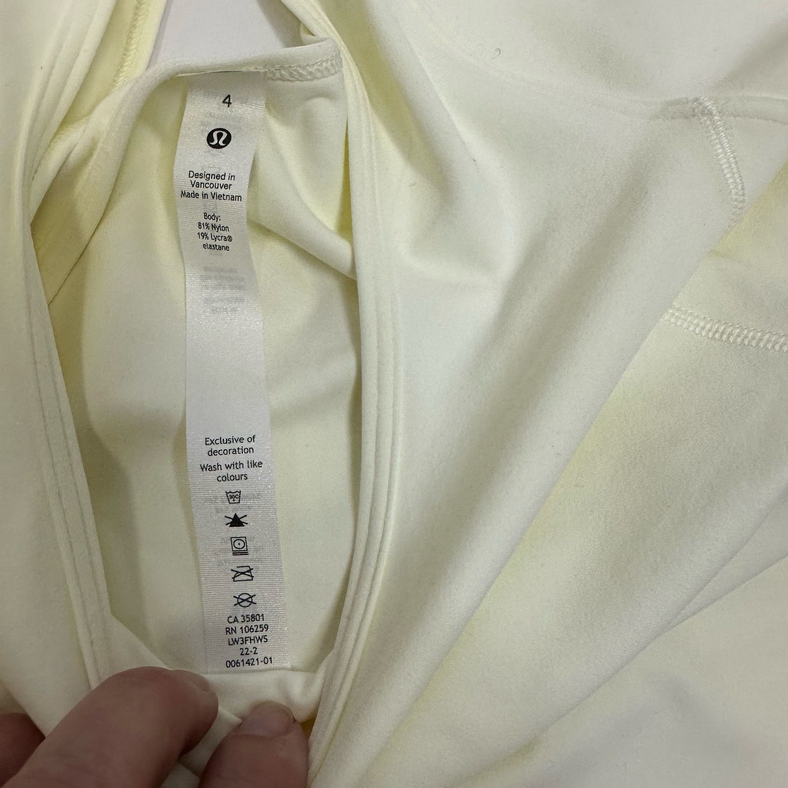 Lululemon Lululemon V-Neck Long Sleeve Crop Top Size 4 NWT Size S / US 4 / IT 40 - 7 Thumbnail