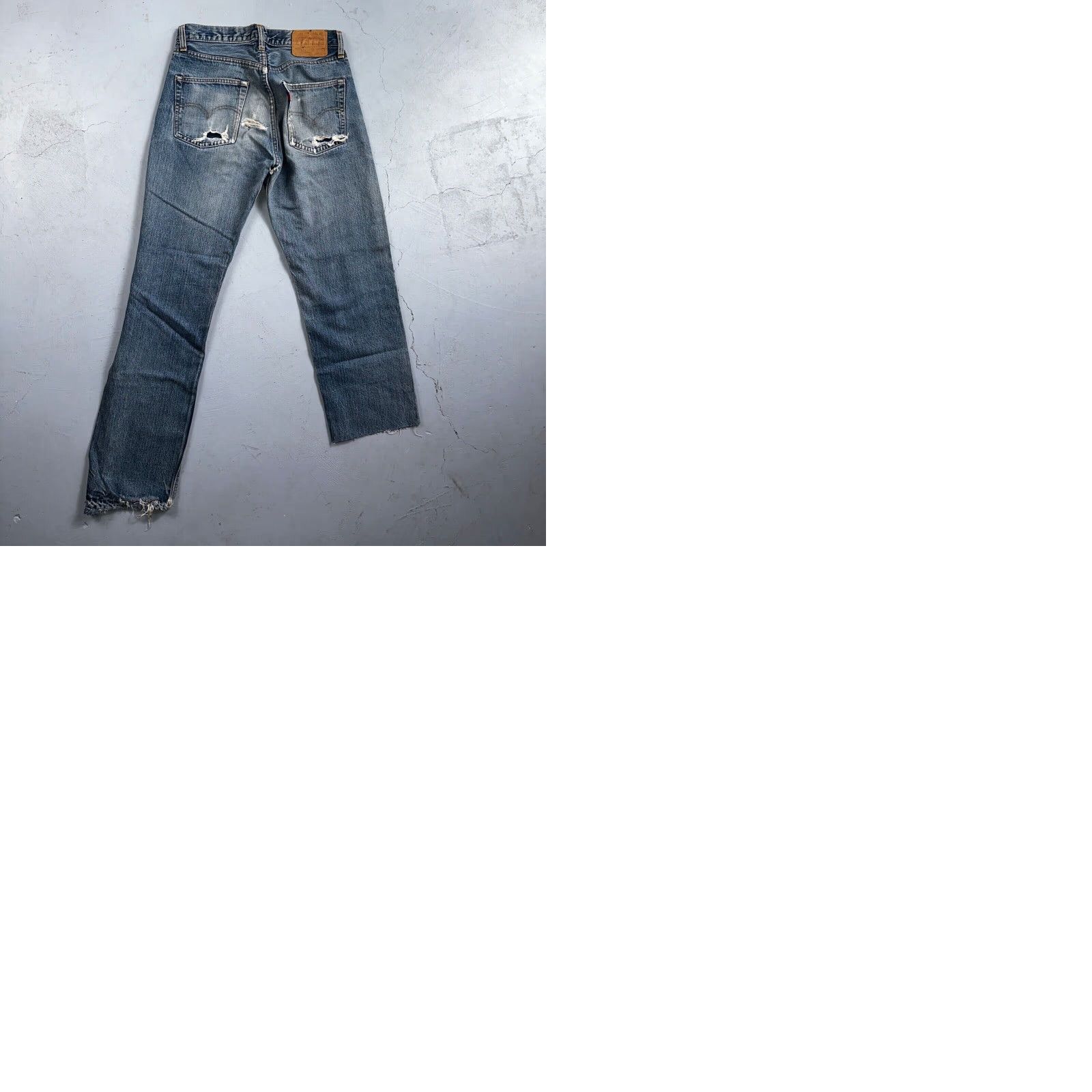 Levi's VINTAGE Levi's 501 XX Jeans 70s Redline Selvedge VTG 30x34 34 Inseam Blue Denim Distressed Button Fly Straight Mens Size US 30 / EU 46 - 11 Thumbnail