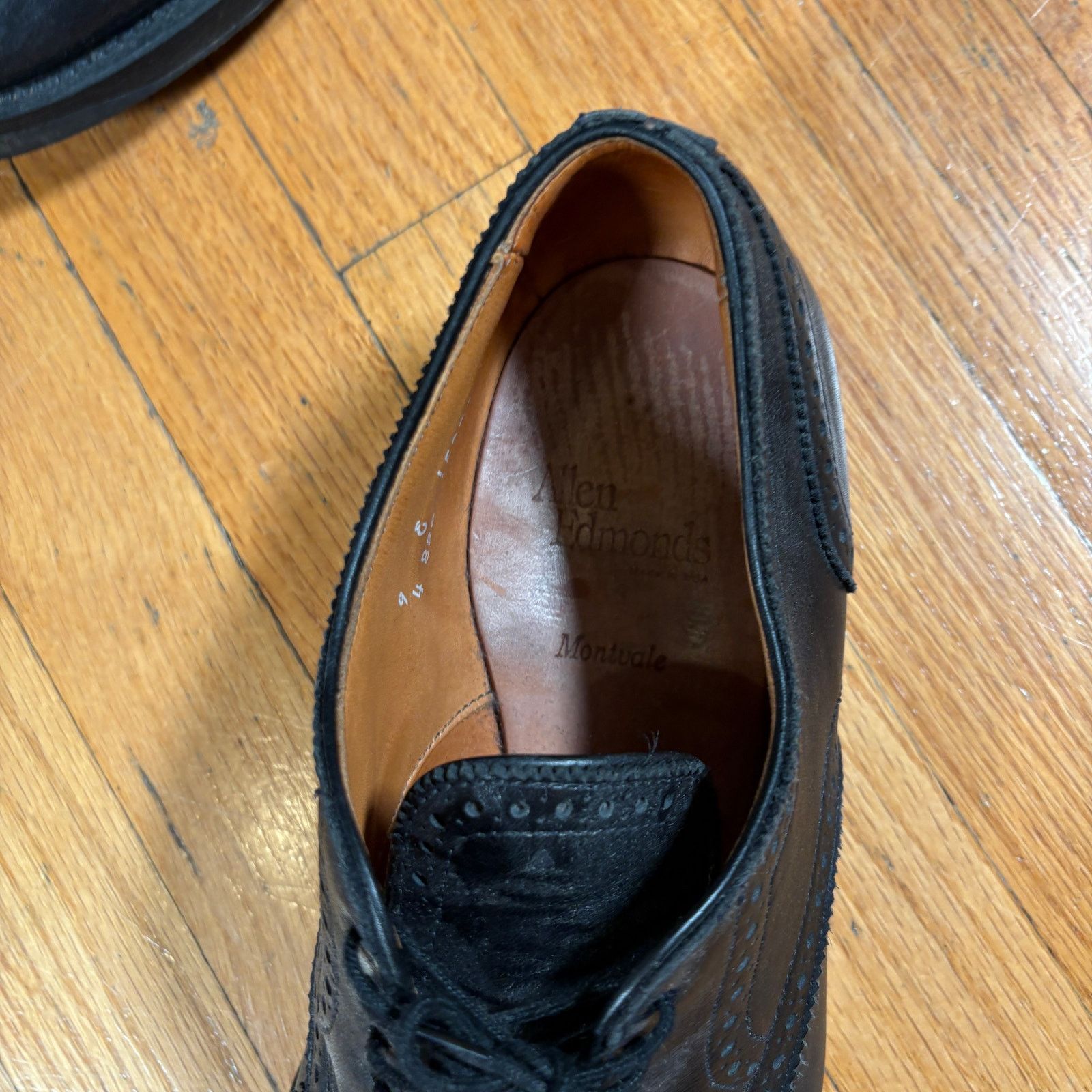Allen Edmonds Allen Edmonds Black Wingtip Leather Dress Shoes Lug Sole Size US 10 / EU 43 - 3 Thumbnail