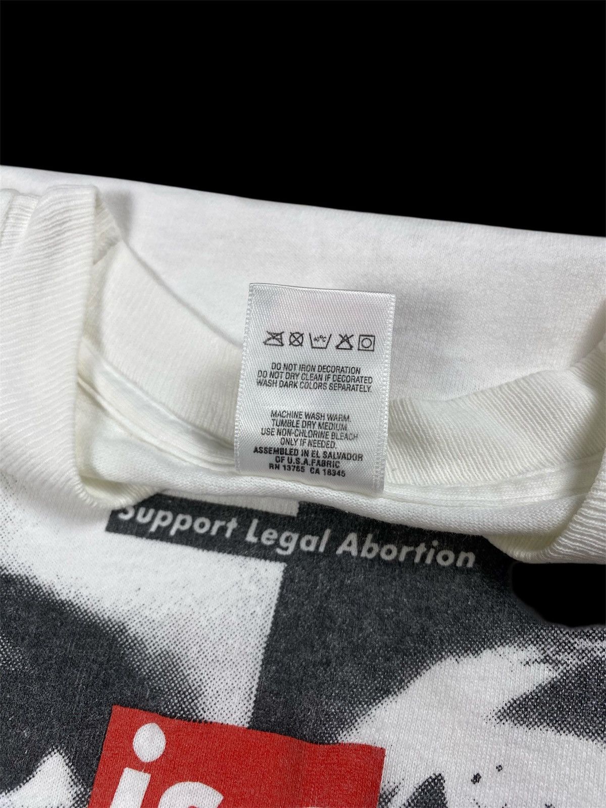 Barbara Kruger Vintage Barbara Kruger Your body is a battleground T-Shirt Size US S / EU 44-46 / 1 - 9 Thumbnail