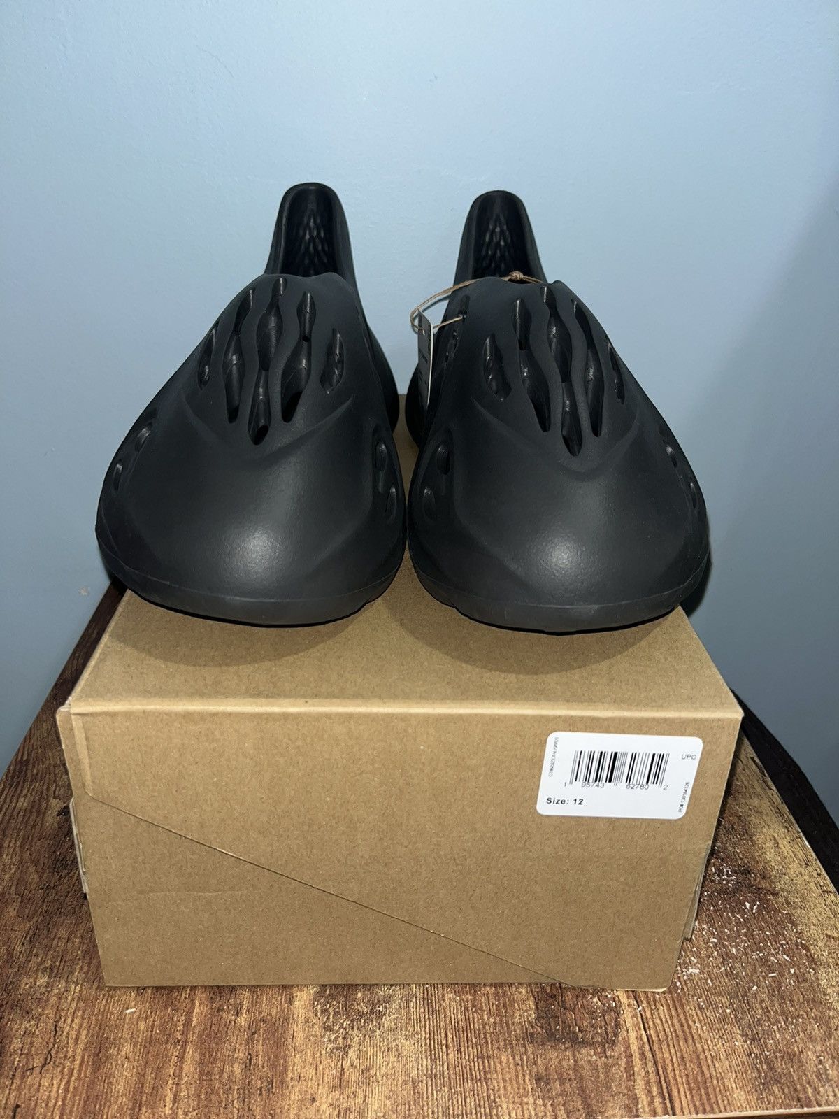 Adidas × Kanye West Yeezy Foam RNNR Onyx Size 12 Size US 12 / EU 45 - 2 Thumbnail