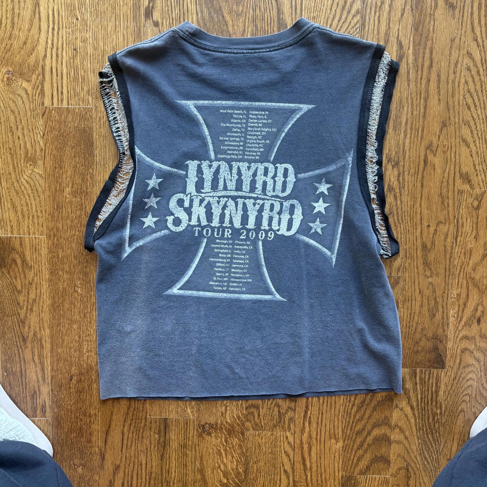 Other Lynyrd Skynyrd Custom Fringe Sleeve Tour Shirt Size M / US 6-8 / IT 42-44 - 2 Thumbnail