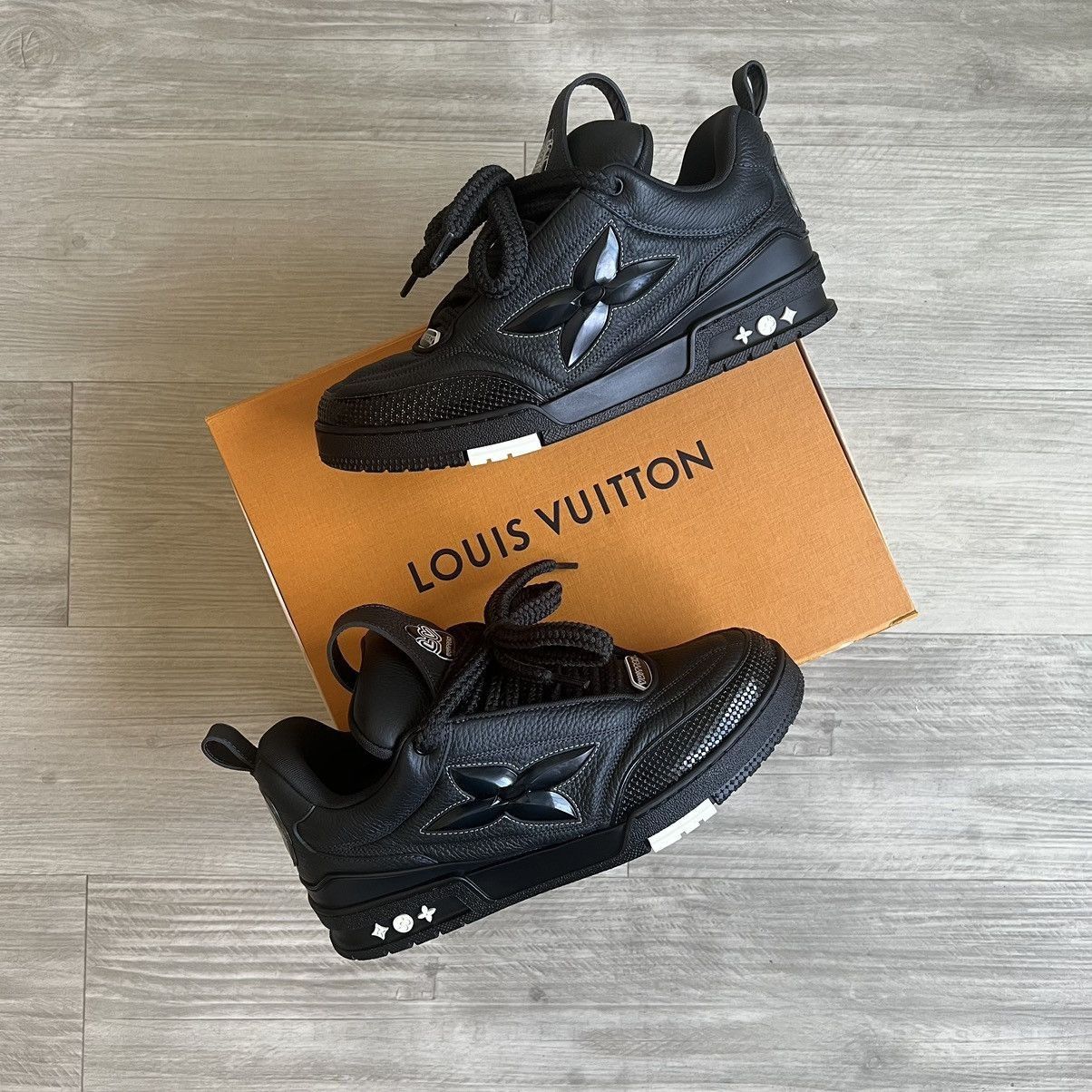 Louis Vuitton Louis Vuitton LV Skate Sneaker Size US 9 / EU 42 - 19 Thumbnail