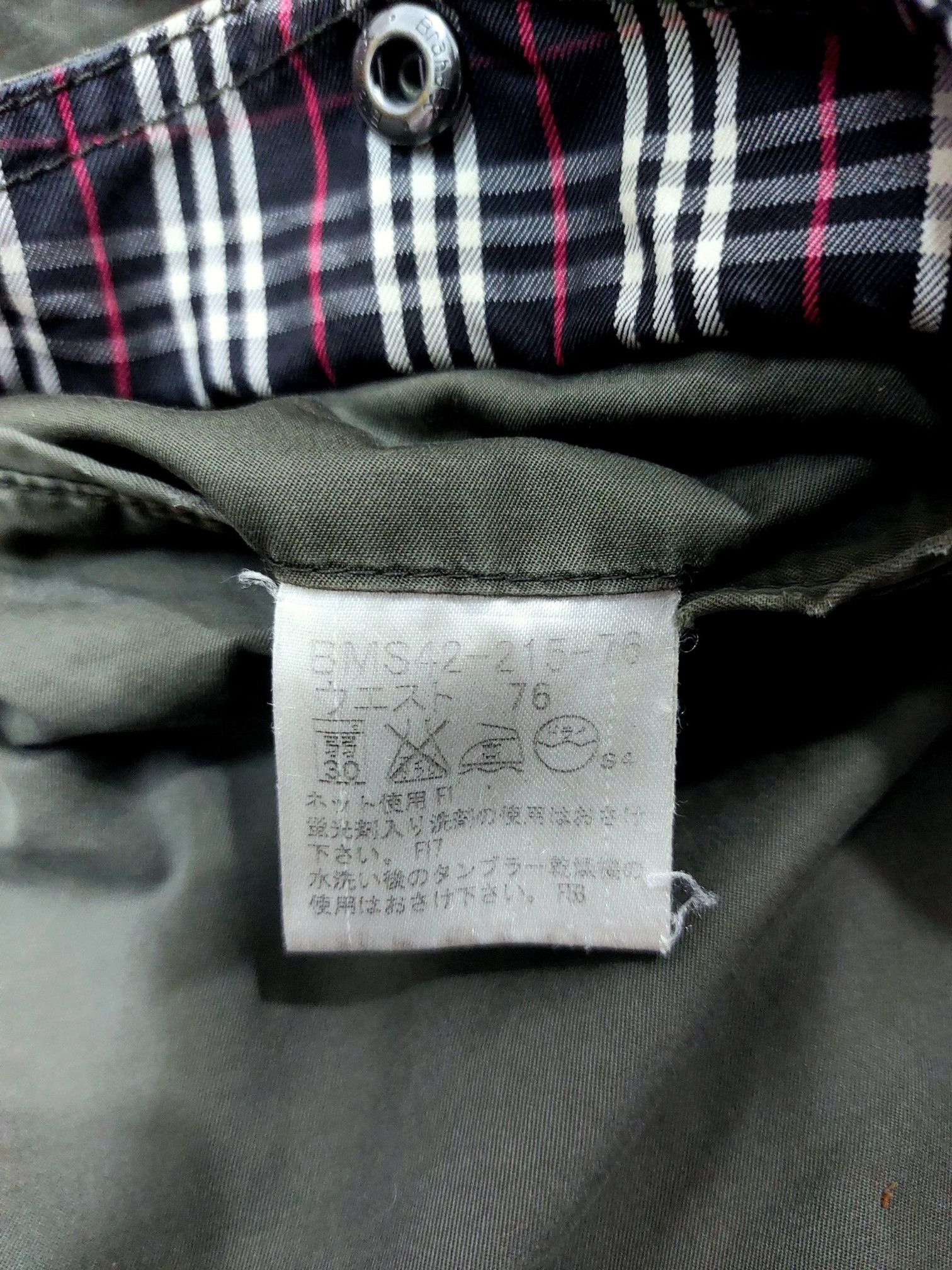 Burberry Japanese Y2K Burberry Black Label Multipocket Cargo Pants Size US 30 / EU 46 - 17 Thumbnail