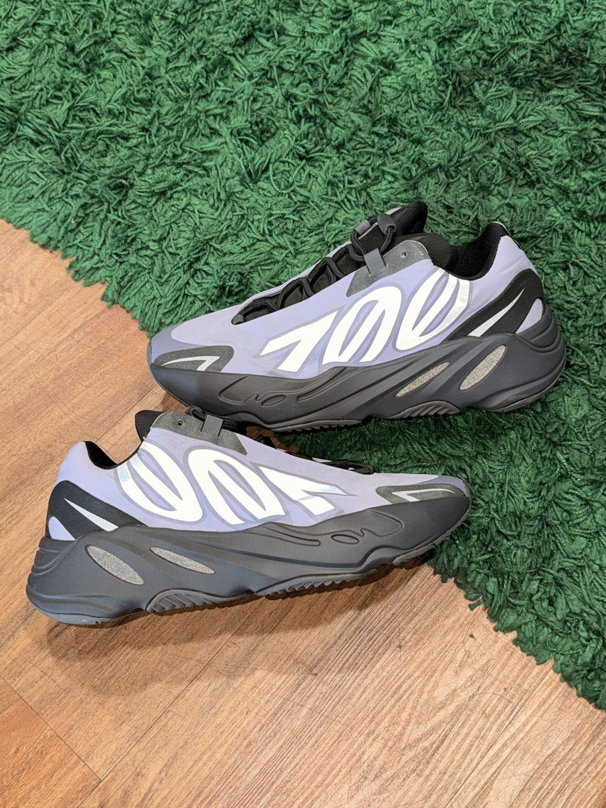 Yeezy Yeezy Boost 700 MNVN “Geode” - Size 10M - Great Condition Size US 10 / EU 43 - 2 Thumbnail