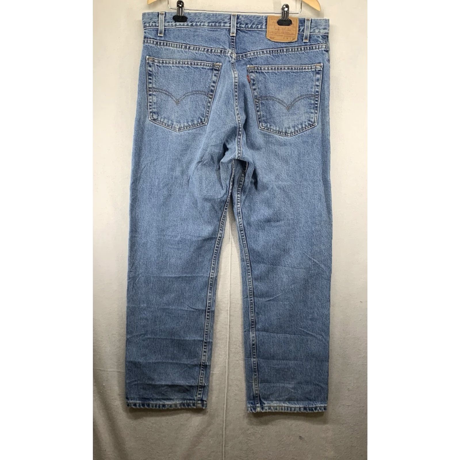 Levi's Levi's 505 Jeans Men Regular Fit Straight Leg 38x30 Blue Cotton Denim 2002 Americana Size US 38 / EU 54 - 2 Thumbnail