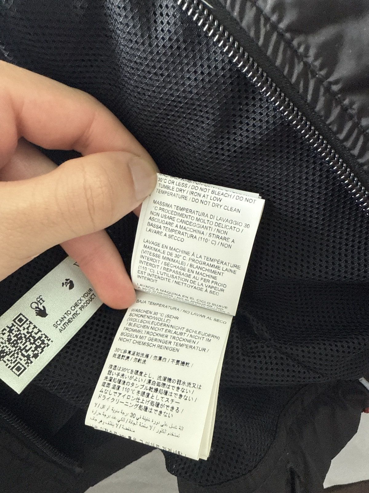 Off-White Off-White Bookish Logo Nylon Jacket ‘Black/White’ Size US M / EU 48-50 / 2 - 8 Thumbnail