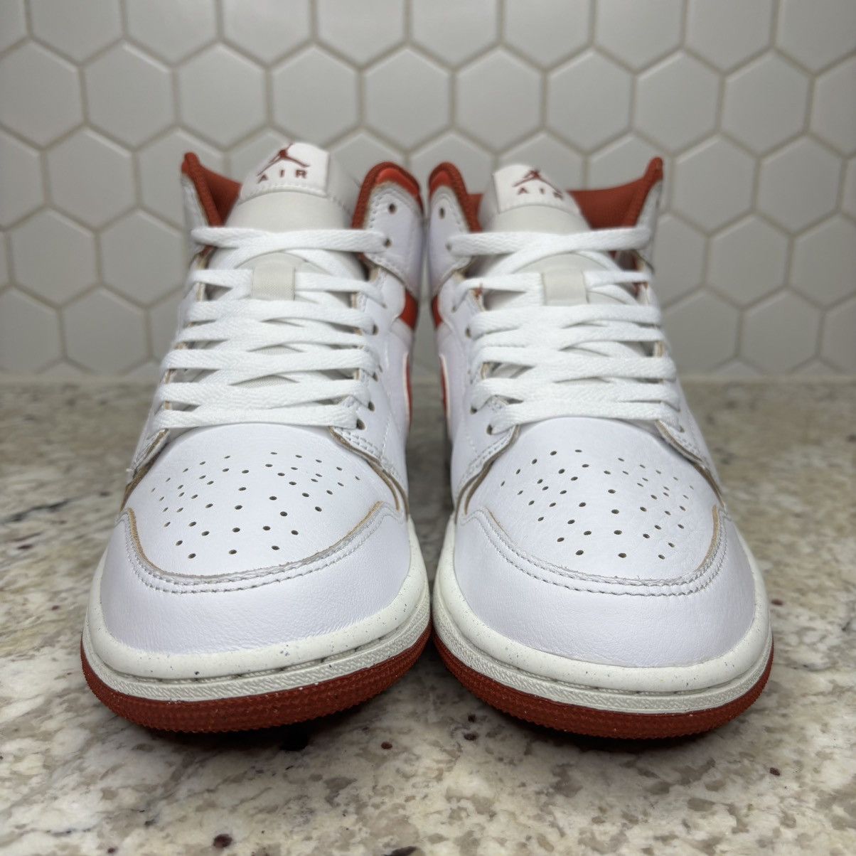 Jordan Brand Size 8 - Air Jordan 1 SE Mid White Dune Red Clean W/Box Size US 8 / EU 41 - 4 Thumbnail