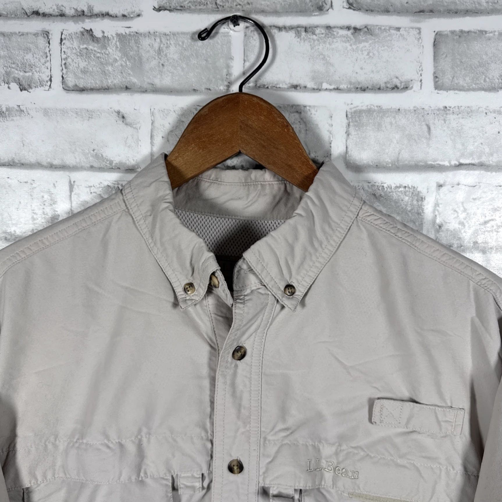 Vintage VINTAGE LL Bean Beige Button Up Nylon Shirt Mens Size M Size US M / EU 48-50 / 2 - 2 Thumbnail