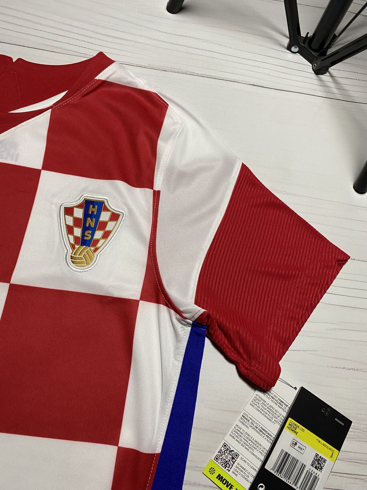Nike NEW Nike Croatia 2020 home Soccer football y2k t shirt Size US S / EU 44-46 / 1 - 9 Thumbnail