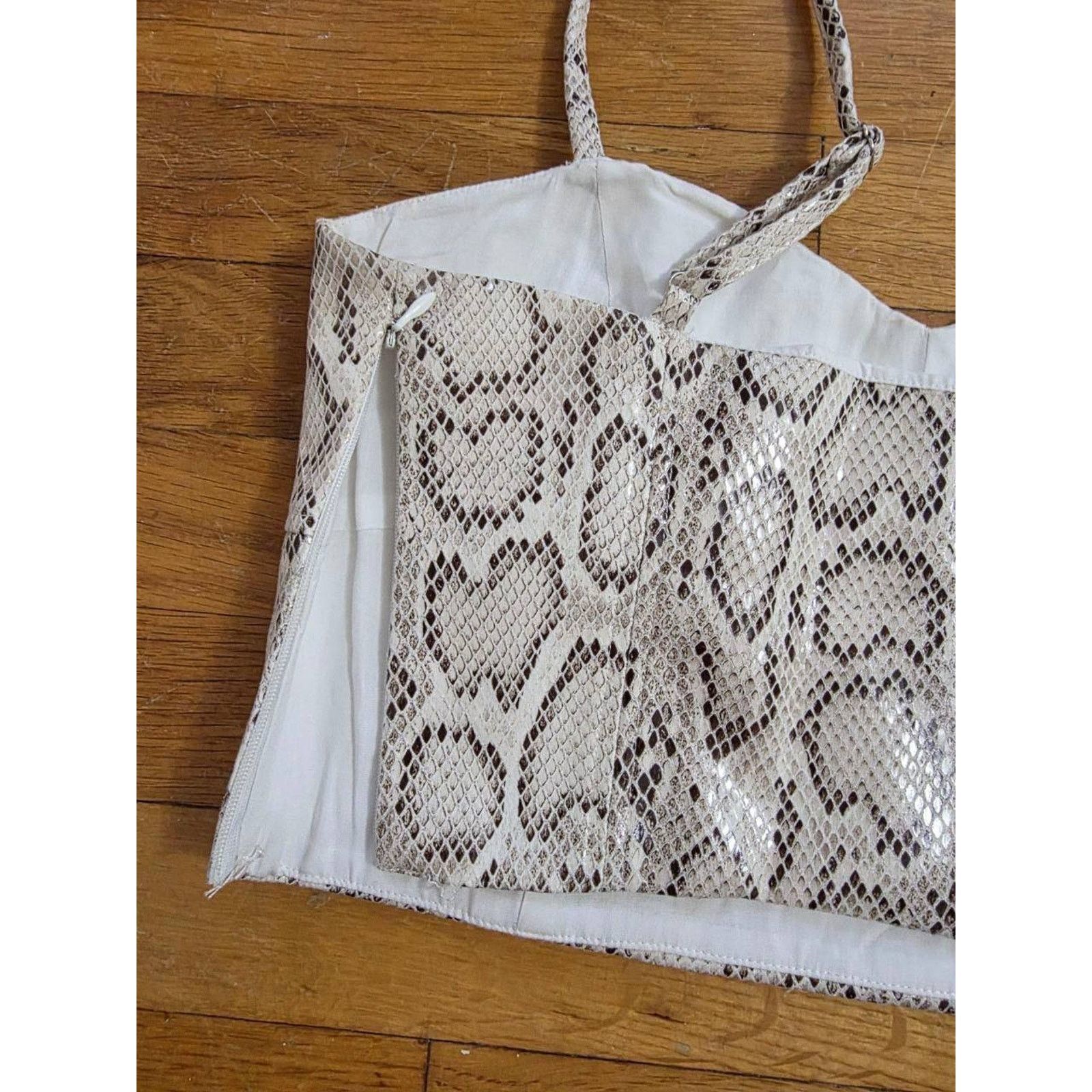 Sneakersnstuff En Saison Snake Skin Cropped Leather Strap Tank top SA001545 Size S / US 4 / IT 40 - 5 Thumbnail