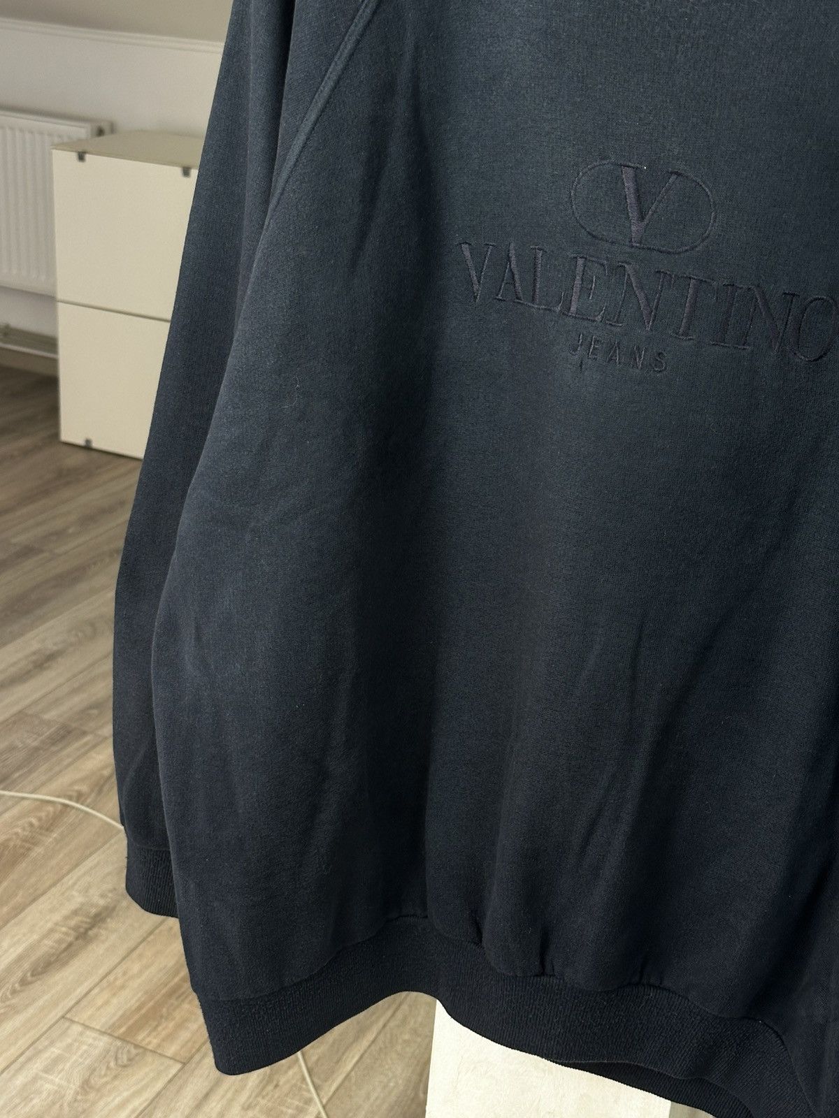 Valentino Vintage Valentino Embroidered Logo Sweatshirt Size US XXL / EU 58 / 5 - 4 Thumbnail