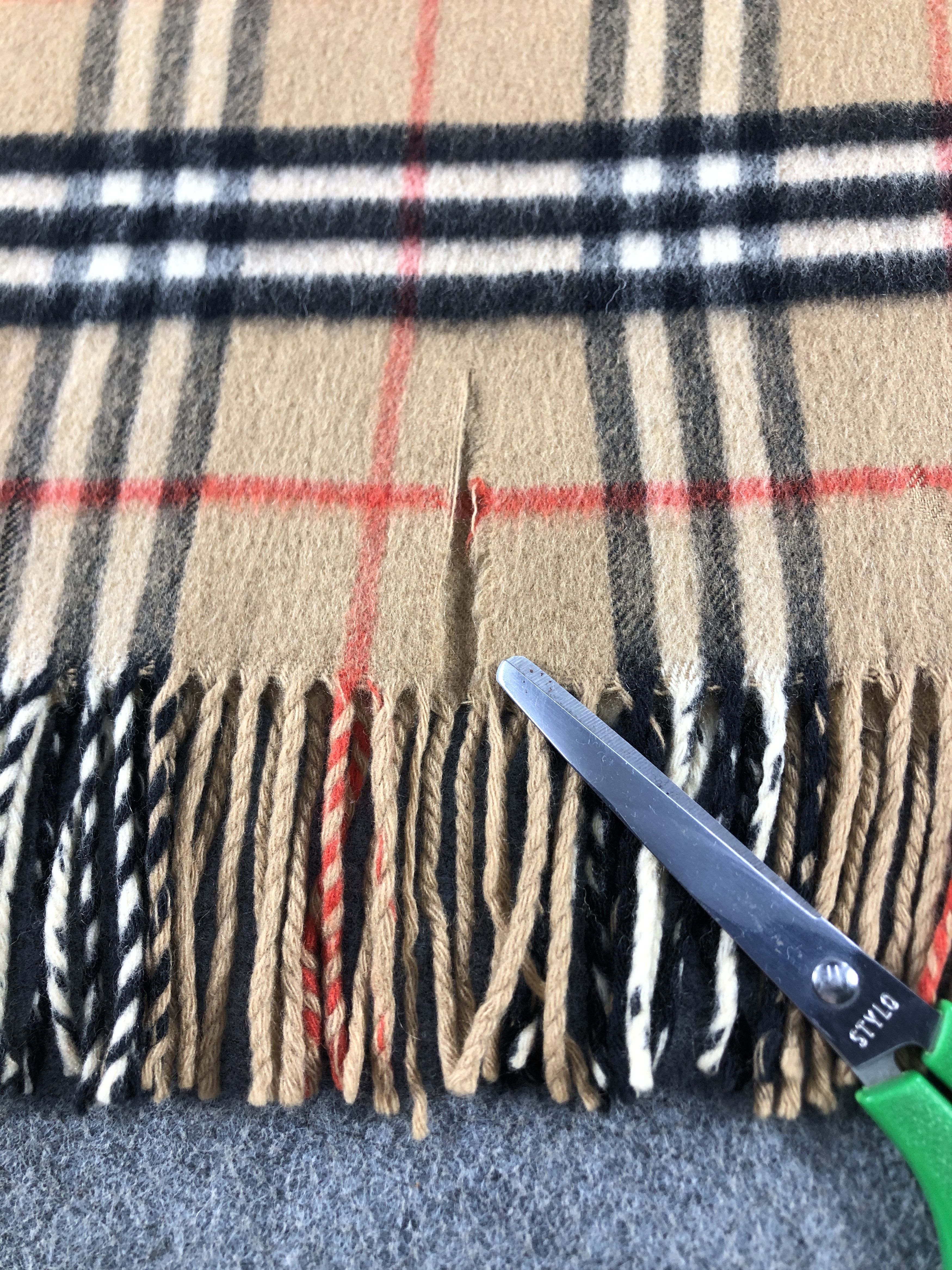 Burberry Burberry Cashmere Scarf / Muffler / Neckwear P820 Size ONE SIZE - 5 Thumbnail