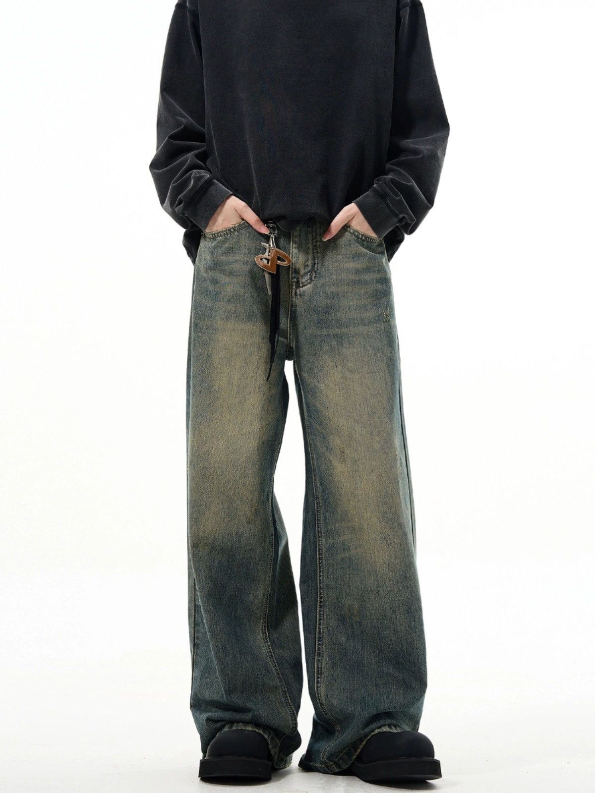Vintage Men's cleanfit straight wide-leg vintage washed jeans Size US 32 / EU 48 - 1 Thumbnail