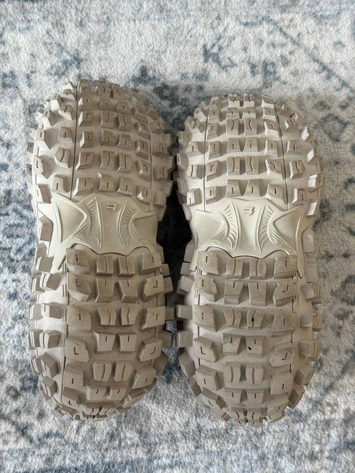 Balenciaga Balenciaga Defender / Bouncer Size US 12 / EU 45 - 9 Thumbnail