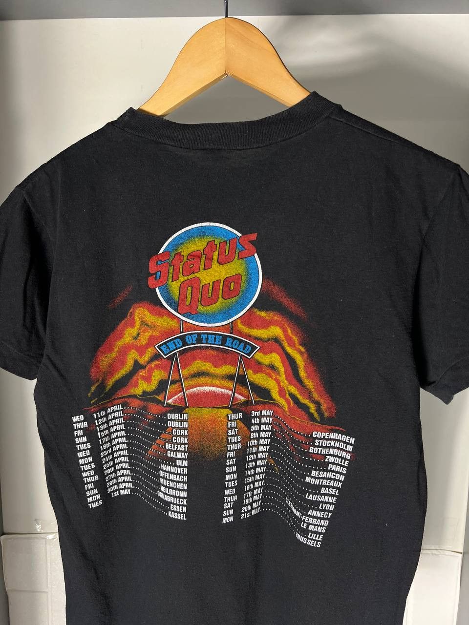 Band Tees VINTAGE STATUS QUO WORLD TOUR ROCK T-SHIRT RETRO METAL 90s Size US M / EU 48-50 / 2 - 6 Thumbnail
