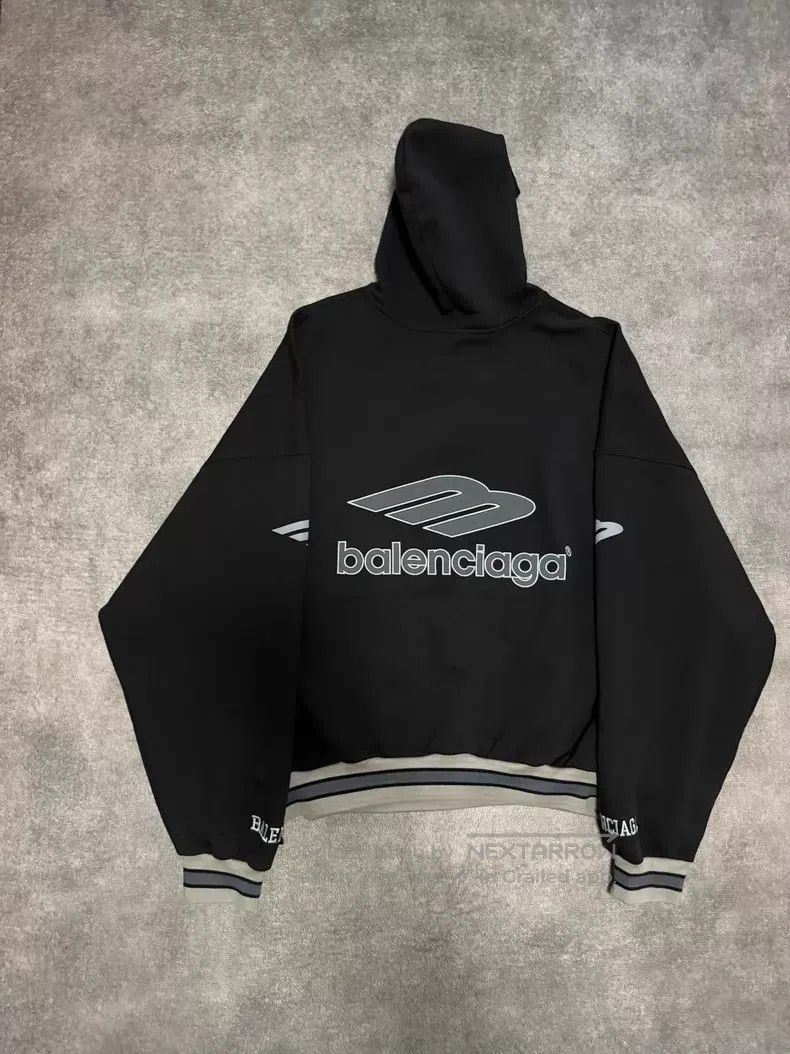 Balenciaga Balenciaga Hooded Sweatshirt Size US XS / EU 42 / 0 - 2 Thumbnail