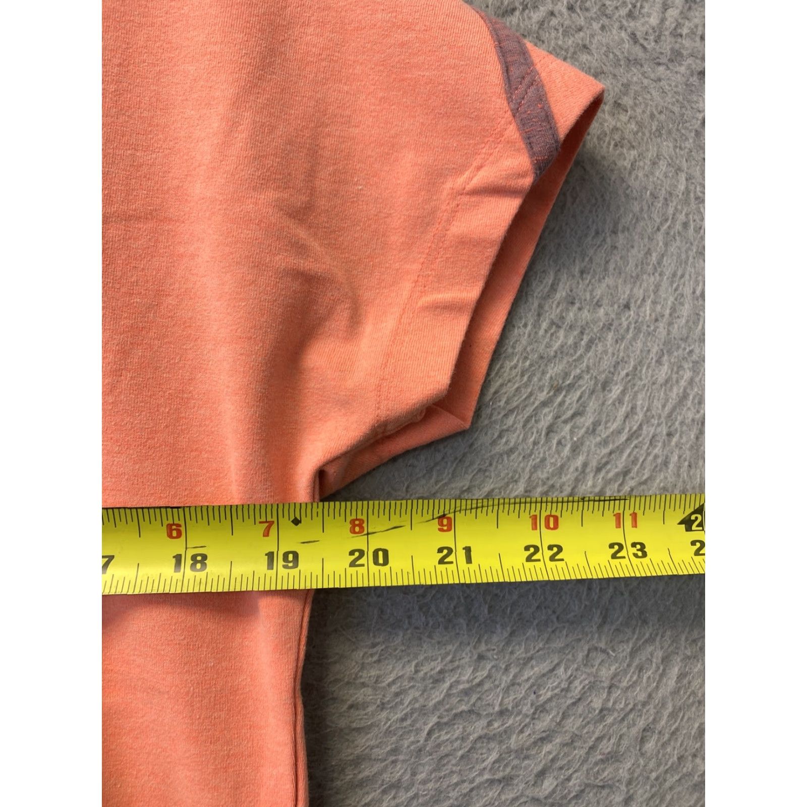 Under Armour Under Armour Shirt Womens XS Peach Short Sleeve Scoop Neck Basic Logo /105-38 Size XS / US 0-2 / IT 36-38 - 7 Thumbnail