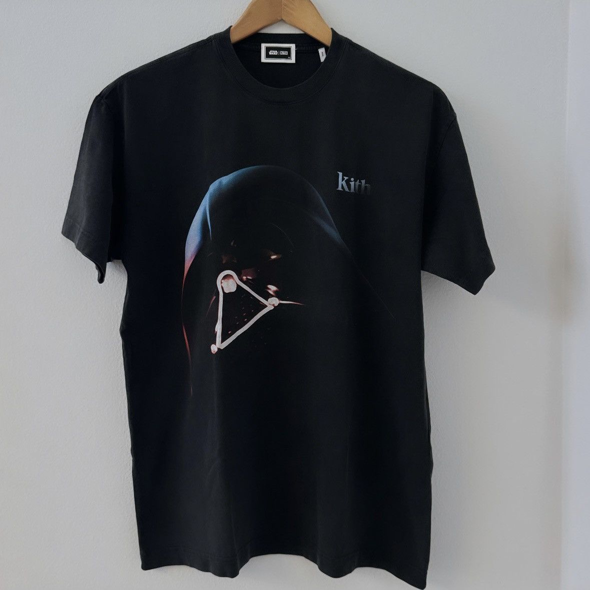 Kith Kith x STAR WARS Darth Vader Helmet Vintage Tee | Grailed