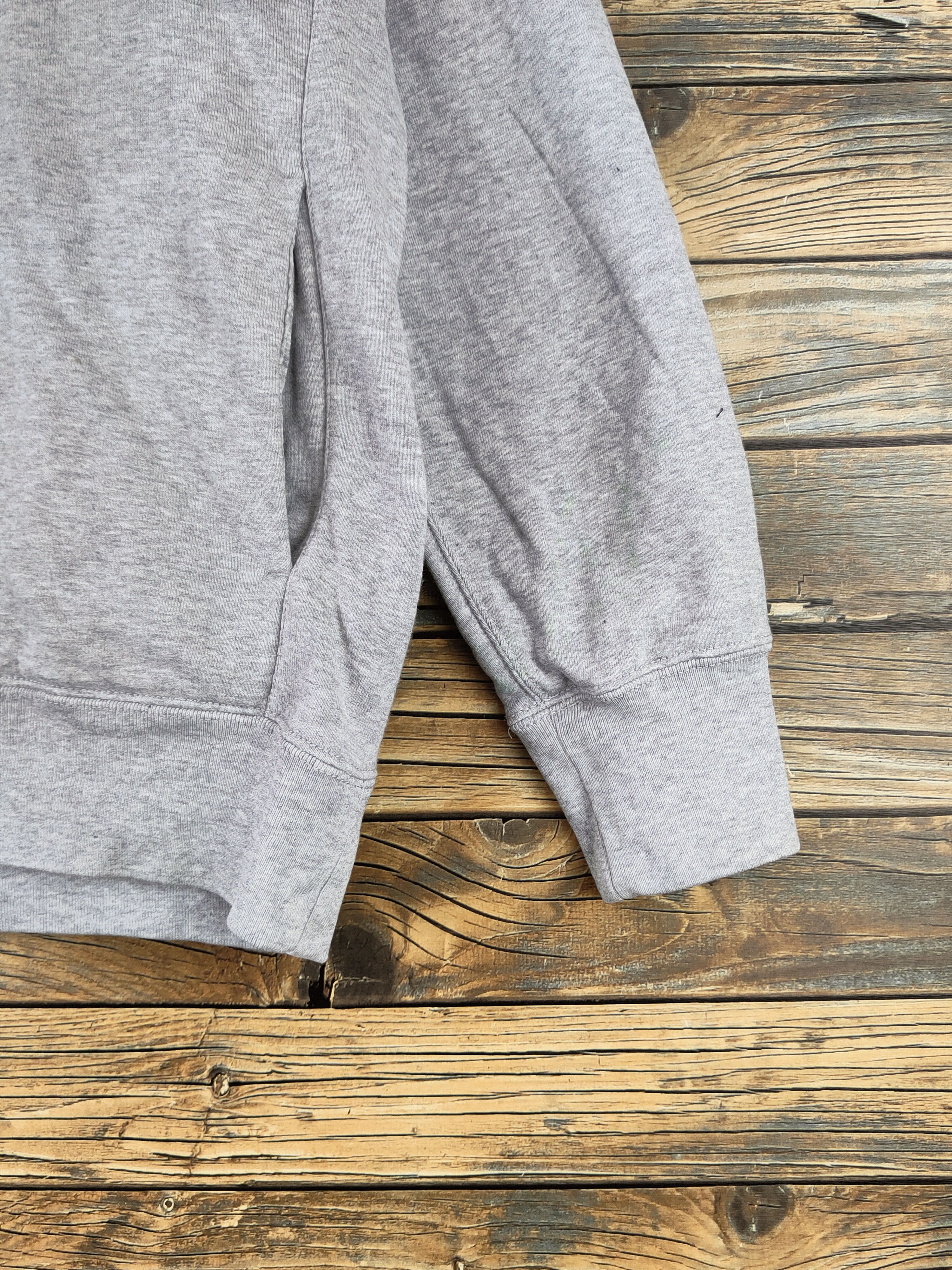Uniqlo Distressed and Faded stuff by Uniqlo Gray Hoodie Sweatshirt Size US L / EU 52-54 / 3 - 7 Thumbnail