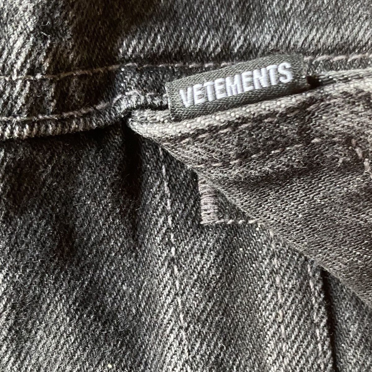 Levi's × Vetements Fall18 Deconstructed Denim Jacket Size S / US 4 / IT 40 - 8 Thumbnail