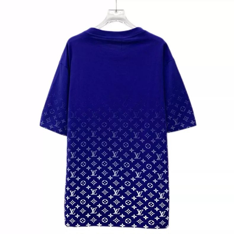 Louis Vuitton Louis Vuitton 22 blue logo print cotton crewneck T-shirt Size US XXL / EU 58 / 5 - 2 Thumbnail